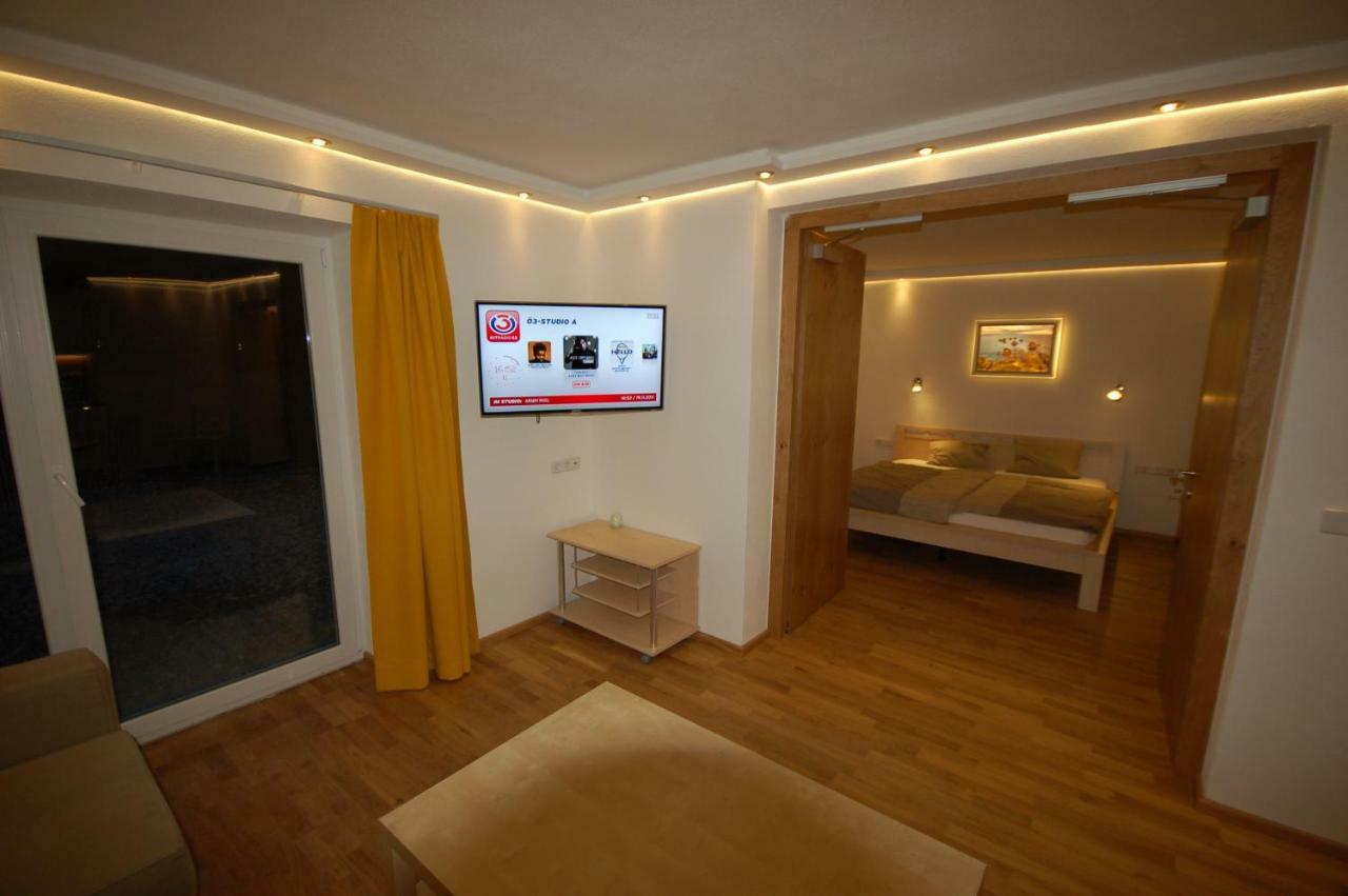 Alpenmond Appartment Halbmond Leutasch Esterno foto